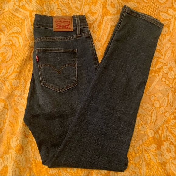Levi’s red tab 311 Shaping Skinny. 28w30l - Picture 1 of 5